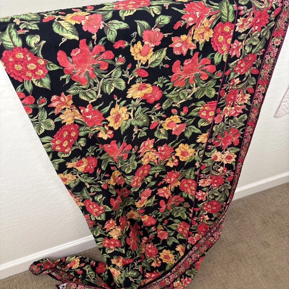 April‎ Cornell Black Floral Long Cotton Tablecloth 60x84